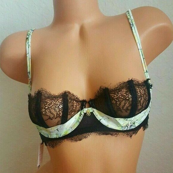 NWT! Victoria's Secret DESIGNER COLLECTION BRA 32D - Picture 3 of 3